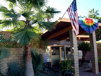 Resort Ccbc - A Gay Men's Cathedral City